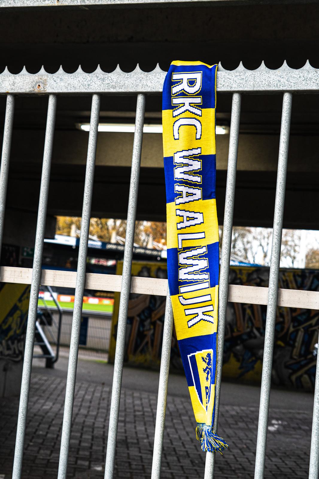 Sjaal ''Wij Vormen Tezamen''