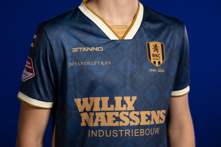 COMPLEET RKC WAALWIJK UITTENUE 25-26 - JUNIOR